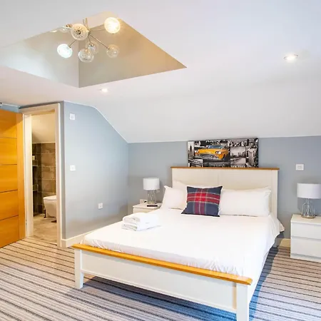 Ebenezer Street Retreat - Spacious 4 Bedroom House
