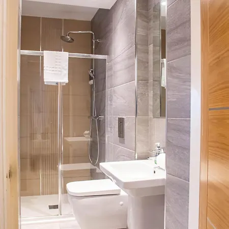 펜션 Ebenezer Street Retreat - Spacious 4 Bedroom House
