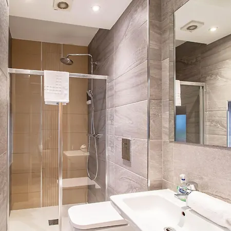 Ebenezer Street Retreat - Spacious 4 Bedroom House 펜션 *