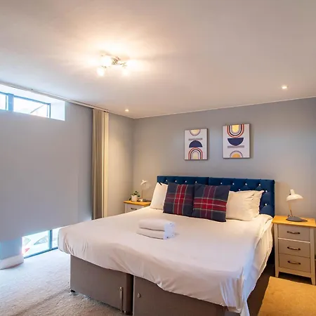 Ebenezer Street Retreat - Spacious 4 Bedroom House 펜션