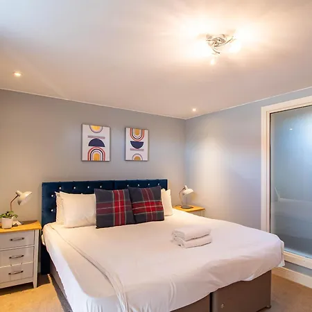 Ebenezer Street Retreat - Spacious 4 Bedroom House 펜션 셰필드